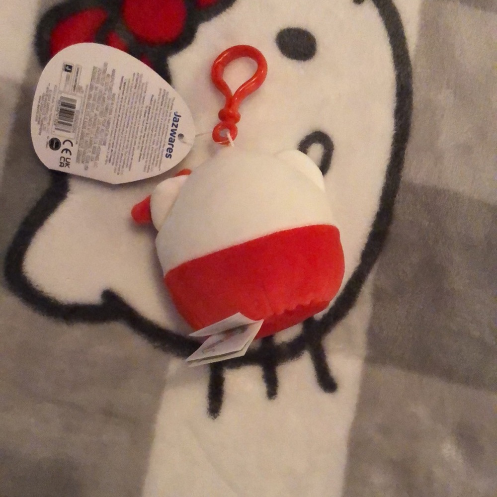 Clip - Hello Kitty bubble tea - Picture 2 of 5